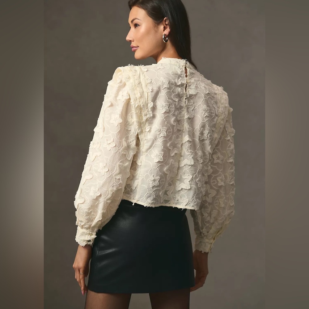 New Women’s Farm Rio Ivory 3D Stars Blouse For Anthropologie!!🔥🔥🔥 - Picture 2 of 16